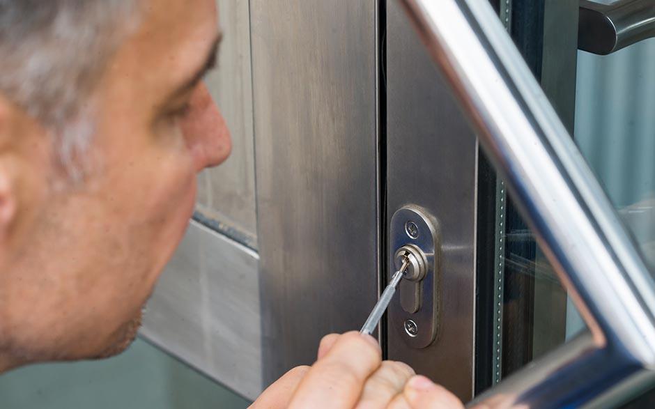service serrurier prix changement serrure Marseille 14